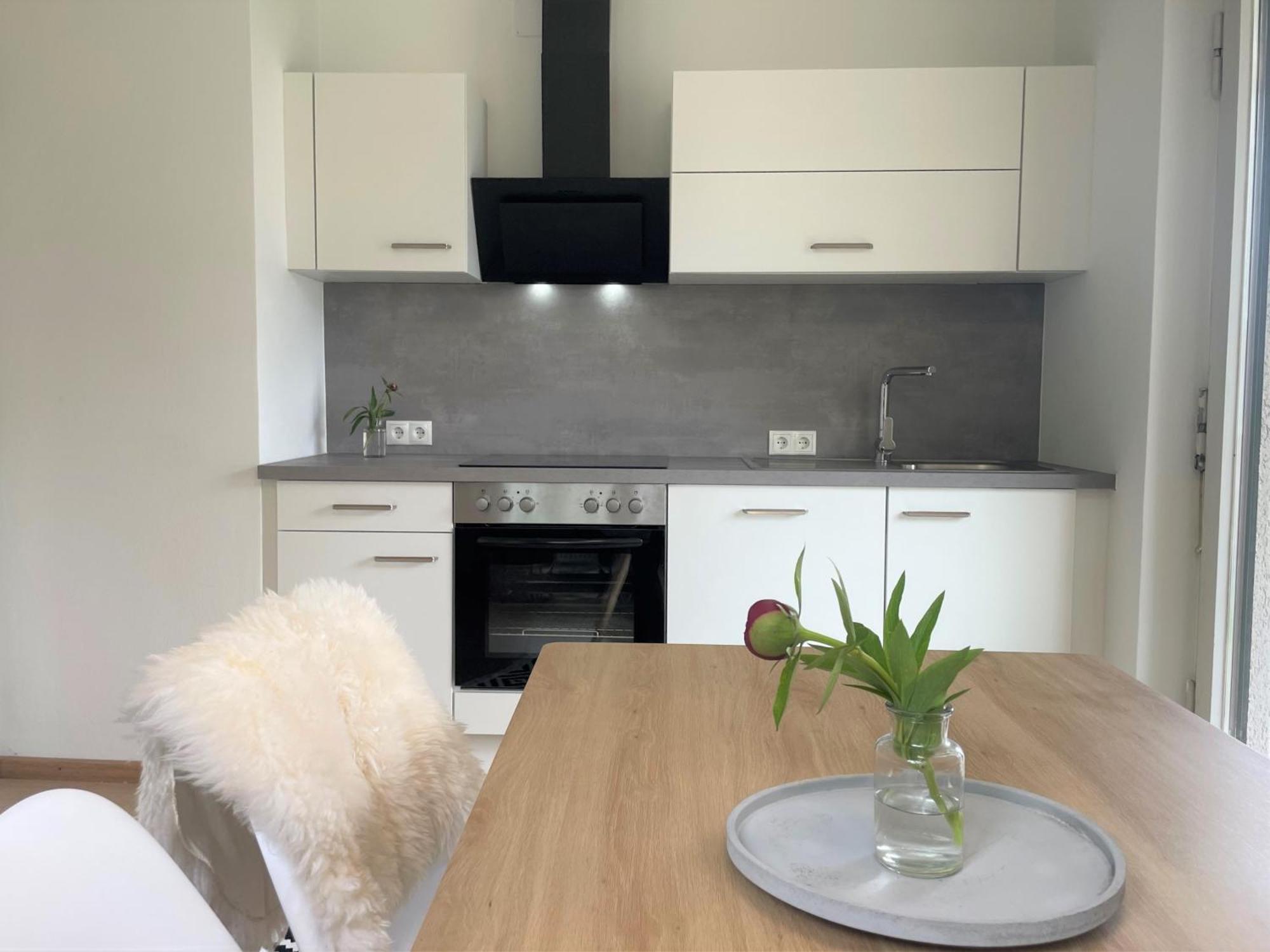 Mader Crown Living Design Apartment - 2 Schlafzimmer - Kueche - Gratis Parkplatz - Abstellraum Fuer Fahrraeder/Ski מראה חיצוני תמונה