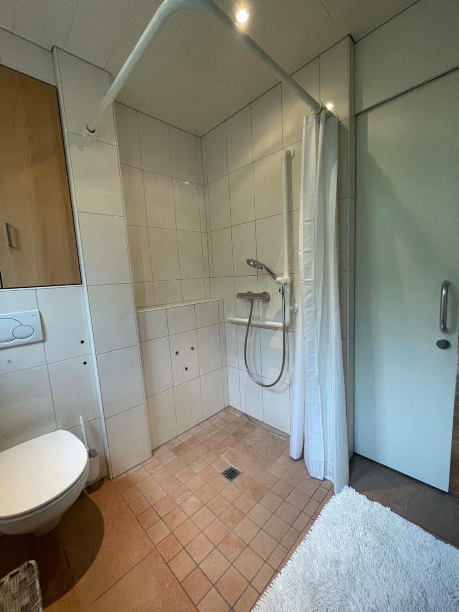 Mader Crown Living Design Apartment - 2 Schlafzimmer - Kueche - Gratis Parkplatz - Abstellraum Fuer Fahrraeder/Ski מראה חיצוני תמונה