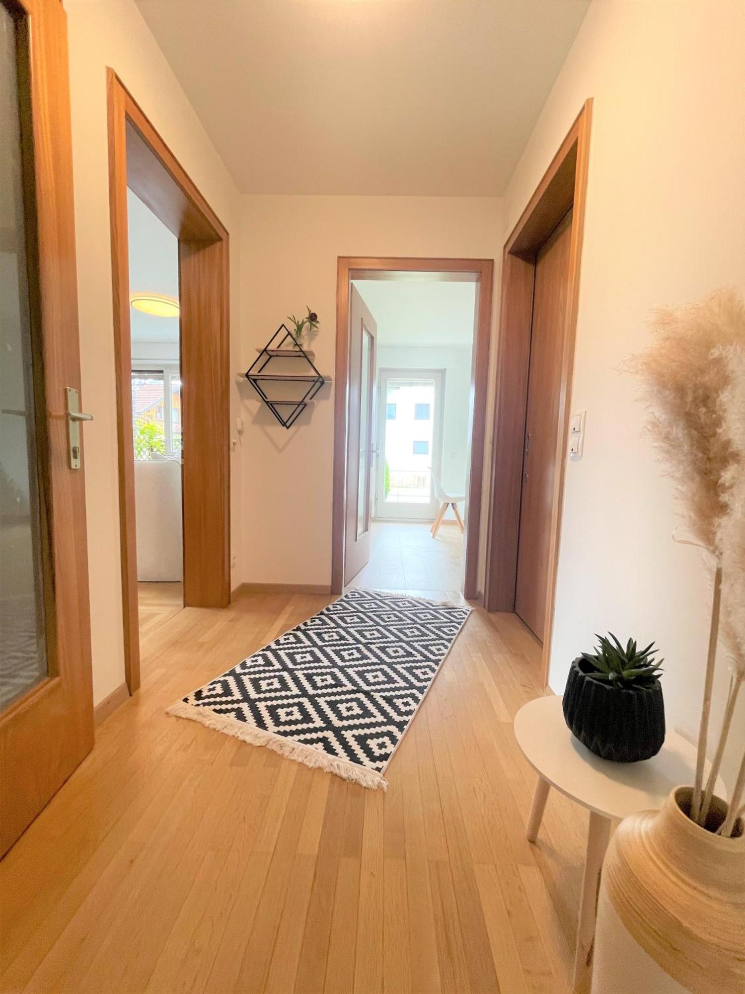 Mader Crown Living Design Apartment - 2 Schlafzimmer - Kueche - Gratis Parkplatz - Abstellraum Fuer Fahrraeder/Ski מראה חיצוני תמונה