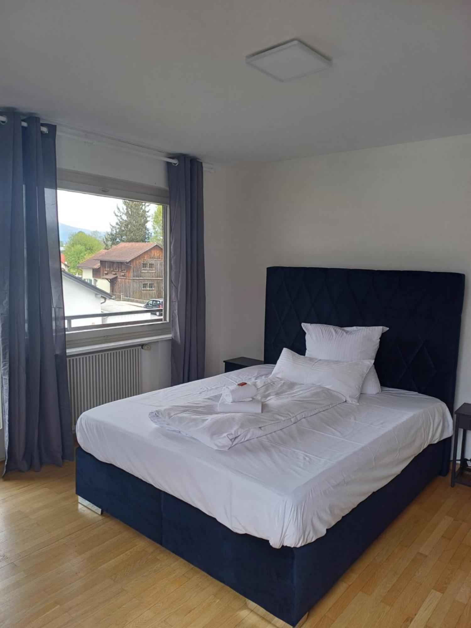 Mader Crown Living Design Apartment - 2 Schlafzimmer - Kueche - Gratis Parkplatz - Abstellraum Fuer Fahrraeder/Ski מראה חיצוני תמונה